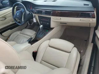 2011 BMW 3 Series 328i z VIN WBADW3C56BE537547, wystawiony jako Copart lot #55731295 z przebiegiem 117 059 mil mil oraz Szkoda całkowita • Salvage title. Historia ofert i sprzedaży dostępna na DreamBid. Obrazek 8.