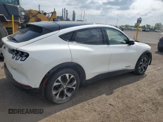2022 Ford Mustang Mach-E Premium z VIN 3FMTK3SU3NMA53249, wystawiony jako Copart lot #58983555 z przebiegiem 68 909 mil mil oraz Szkoda całkowita • Salvage title. Historia ofert i sprzedaży dostępna na DreamBid. Obrazek 3.