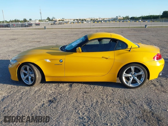 2011 BMW Z4 sDrive30i с VIN WBALM5C56BE495894, выставлен на аукционе IAAI как лот 41749017 с пробегом 38 987 миль миль и . История ставок и продаж доступна на DreamBid. Изображение 14.