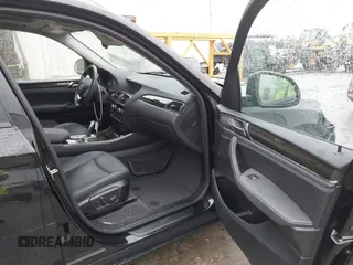 2015 BMW X3 xDrive28i z VIN 5UXWX9C53F0D57118, wystawiony jako IAAI lot #41476820 z przebiegiem 106 036 mil mil oraz . Historia ofert i sprzedaży dostępna na DreamBid. Obrazek 5.