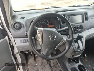 2021 Nissan NV200 SV z VIN 3N6CM0KN2MK702911, wystawiony jako IAAI lot #42785494 z przebiegiem 149 796 mil mil oraz . Historia ofert i sprzedaży dostępna na DreamBid. Obrazek 23.