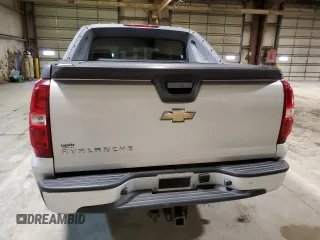 2010 Chevrolet Avalanche LS z VIN 3GNVKEE09AG272010, wystawiony jako Copart lot #52008485 z przebiegiem 152 496 mil mil oraz Szkoda całkowita • Salvage title. Historia ofert i sprzedaży dostępna na DreamBid. Obrazek 6.