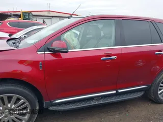 2014 Lincoln MKX with VIN 2LMDJ8JK1EBL02917, listed as a IAAI auction lot 41963678 with Not Provided miles. Bid and sale history available at carsss.com. Image 14.