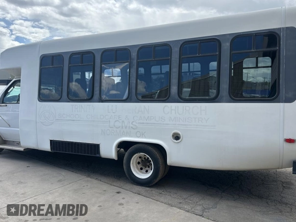 2005 Ford Econoline Cargo z VIN 1FDXE45S15HA86103, wystawiony jako Copart lot #57463555 z przebiegiem 41 714 mil mil oraz Czysty tytuł • Clean title. Historia ofert i sprzedaży dostępna na DreamBid. Obrazek 3.