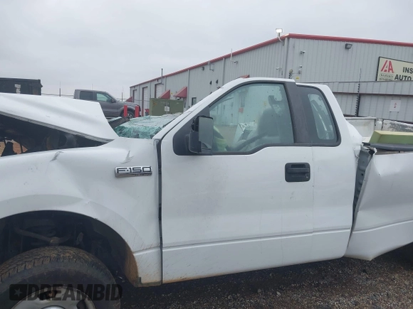 2008 Ford F-150 XL z VIN 1FTRF12W68KE70627, wystawiony jako IAAI lot #41448219 z przebiegiem Nie podano mil oraz . Historia ofert i sprzedaży dostępna na DreamBid. Obrazek 13.