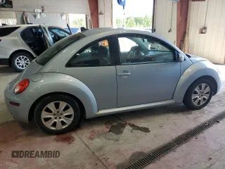2010 Volkswagen New Beetle Coupe Final Edition with VIN 3VWRG3AG5AM017193, listed as a Copart auction lot 63524734 with 95,589 mi miles and Salvage Title. Bid and sale history available at carsss.com. Image 3.