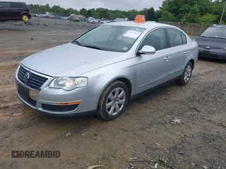 2006 Volkswagen Passat Value Edition z VIN WVWAK73C76P044333, wystawiony jako IAAI lot #42332662 z przebiegiem 101 133 mil mil oraz . Historia ofert i sprzedaży dostępna na DreamBid. Obrazek 2.