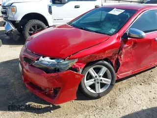 2014 Toyota Camry L with VIN 4T1BF1FK1EU817205, listed as a IAAI auction lot 41753999 with 162,984 mi miles. Bid and sale history available at carsss.com. Image 6.