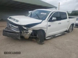2017 Toyota Tundra Platinum z VIN 5TFGW5F10HX227296, wystawiony jako Copart lot #50948335 z przebiegiem 110 304 mil mil oraz Szkoda całkowita • Salvage title. Historia ofert i sprzedaży dostępna na DreamBid. Obrazek 1.