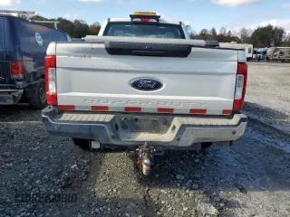 2019 Ford F-250 XL z VIN 1FT7X2A68KEG66277, wystawiony jako Copart lot #80158754 z przebiegiem Nie podano mil oraz Szkoda całkowita • Salvage title. Historia ofert i sprzedaży dostępna na DreamBid. Obrazek 6.