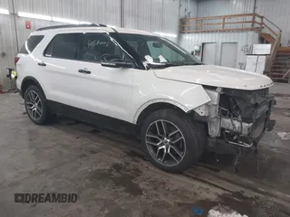 2017 Ford Explorer Sport z VIN 1FM5K8GT6HGB39997, wystawiony jako IAAI lot #41590006 z przebiegiem 126 077 mil mil oraz . Historia ofert i sprzedaży dostępna na DreamBid. Obrazek 1.