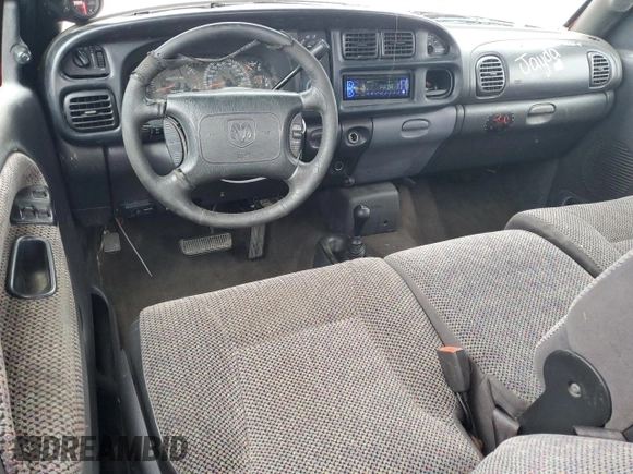 2000 Dodge 2500 with VIN 1B7KF236XYJ100955, listed as a Copart auction lot 70304884 with 250,592 mi miles and Salvage title. Bid and sale history available at DreamBid. Image 8.