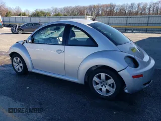 2007 Volkswagen New Beetle Coupe with VIN 3VWRW31C67M504850, listed as a Copart auction lot 81350984 with 121,752 mi miles and Salvage Title. Bid and sale history available at carsss.com. Image 2.