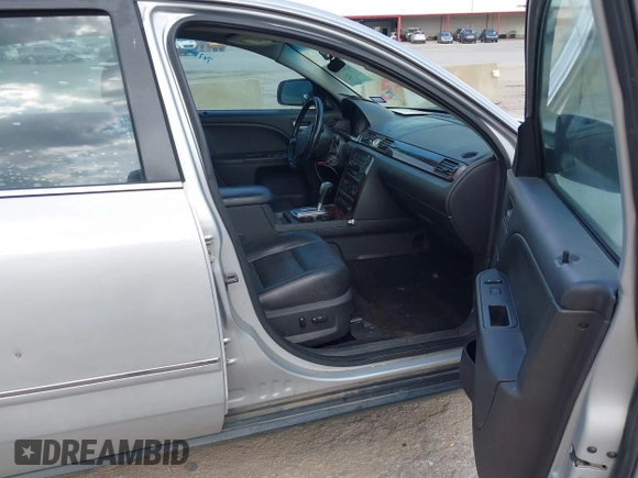 2005 Ford Five Hundred Limited with VIN 1FAFP25145G198816, listed as a IAAI auction lot 42685425 with 190,612 mi miles and . Bid and sale history available at DreamBid. Image 5.