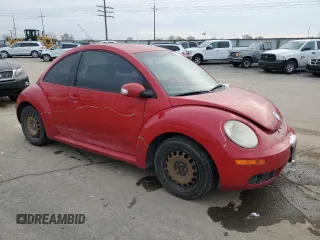 2010 Volkswagen Beetle with VIN 3VWPW3AG6AM008674, listed as a Copart auction lot 84081404 with 204,277 mi miles and Salvage title. Bid and sale history available at DreamBid. Image 4.