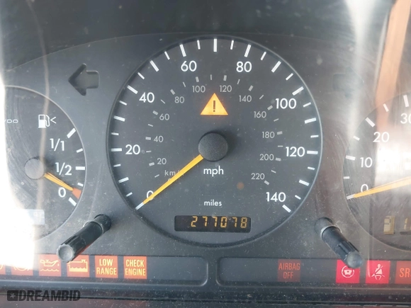 2000 Mercedes-Benz M-Class with VIN 4JGAB72E4YA166927, listed as a IAAI auction lot 42081618 with 277,078 mi miles. Bid and sale history available at carsss.com. Image 7.