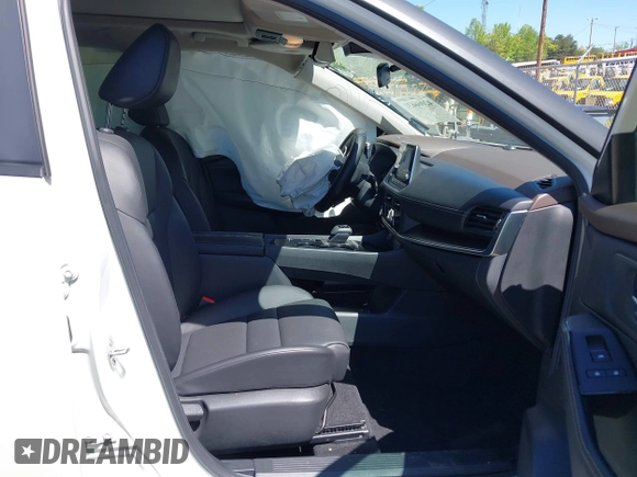 2023 Nissan Rogue SV z VIN JN8BT3BA5PW430433, wystawiony jako IAAI lot #42066631 z przebiegiem 37 735 mil mil oraz . Historia ofert i sprzedaży dostępna na DreamBid. Obrazek 5.