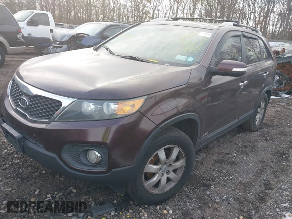 2012 Kia Sorento LX with VIN 5XYKTCA67CG279160, listed as a IAAI auction lot 41415081 with 999,999 mi miles. Bid and sale history available at carsss.com. Image 2.