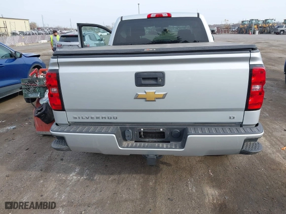 2018 Chevrolet Silverado 1500 LT with VIN 1GCVKREH9JZ362330, listed as a IAAI auction lot 40738418 with 77,814 mi miles. Bid and sale history available at carsss.com. Image 16.