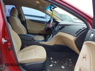 2013 Hyundai Sonata GLS z VIN 5NPEB4AC4DH715565, wystawiony jako IAAI lot #41737310 z przebiegiem 176 665 mil mil oraz . Historia ofert i sprzedaży dostępna na DreamBid. Obrazek 5.