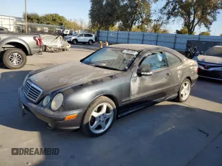 2002 Mercedes-Benz CLK 320/430 with VIN WDBLJ70G32T111304, listed as a Copart auction lot 73843804 with 141,980 mi miles and Salvage Title. Bid and sale history available at DreamBid. Image 1.