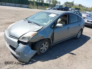 2005 Toyota Prius with VIN JTDKB20U853030385, listed as a IAAI auction lot 41737217 with 299,999 mi miles. Bid and sale history available at carsss.com. Image 2.