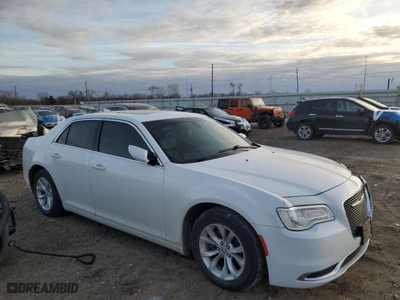 2016 Chrysler 300 Limited with VIN 2C3CCAAG0GH243694, listed as a Copart auction lot 43915925 with 183,071 mi miles and Salvage Title. Bid and sale history available at carsss.com. Image 4.