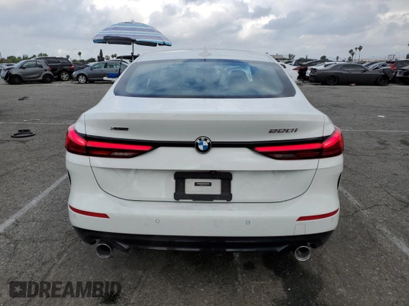 2020 BMW 2 Series 228i xDrive z VIN WBA73AK05L7F77031, wystawiony jako Copart lot #54429595 z przebiegiem 31 485 mil mil oraz Szkoda całkowita • Salvage title. Historia ofert i sprzedaży dostępna na DreamBid. Obrazek 6.