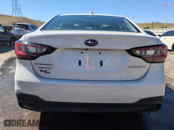 2020 Subaru Legacy Premium z VIN 4S3BWAC6XL3017226, wystawiony jako Copart lot #50627745 z przebiegiem 57 611 mil mil oraz Szkody całkowita. Historia ofert i sprzedaży dostępna na DreamBid. Obrazek 6.