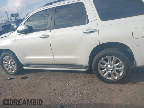 2010 Toyota Sequoia Platinum with VIN 5TDYY5G19AS029924, listed as a IAAI auction lot 41517560 with 166,752 mi miles. Bid and sale history available at carsss.com. Image 14.