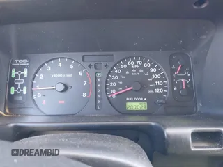 1999 Isuzu Trooper S with VIN JACDJ58X1X7917154, listed as a IAAI auction lot 42632311 with 200,023 mi miles and . Bid and sale history available at DreamBid. Image 7.