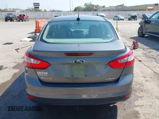 2012 Ford Focus SE с VIN 1FAHP3F20CL456565, выставлен на аукционе IAAI как лот 42045389 с пробегом 164 323 миль миль и . История ставок и продаж доступна на DreamBid. Изображение 17.