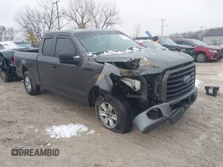 2015 Ford F-150 XLT with VIN 1FTEX1EP6FKD24662, listed as a IAAI auction lot 41505565 with 246,898 mi miles. Bid and sale history available at carsss.com. Image 1.