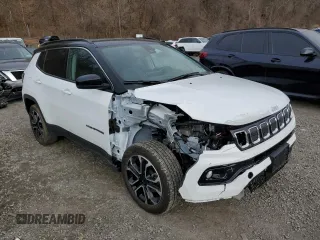 2022 Jeep Compass High Altitude with VIN 3C4NJDCB3NT228513, listed as a Copart auction lot 49411595 with 12,633 mi miles and Salvage Title. Bid and sale history available at carsss.com. Image 4.