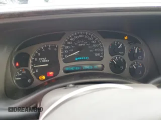 2005 GMC Yukon Denali z VIN 1GKEK63U65J262371, wystawiony jako Copart lot #52773425 z przebiegiem 129 028 mil mil oraz Czysty tytuł • Clean title. Historia ofert i sprzedaży dostępna na DreamBid. Obrazek 9.