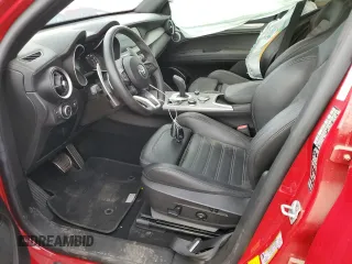 2022 Alfa Romeo Stelvio Veloce z VIN ZASPAKBNXN7D24109, wystawiony jako Copart lot #61717184 z przebiegiem 9 095 mil mil oraz Szkoda całkowita • Salvage title. Historia ofert i sprzedaży dostępna na DreamBid. Obrazek 7.