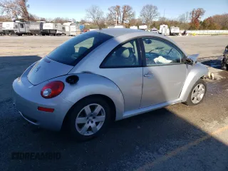 2007 Volkswagen New Beetle Coupe with VIN 3VWRW31C67M504850, listed as a Copart auction lot 81350984 with 121,752 mi miles and Salvage Title. Bid and sale history available at carsss.com. Image 3.