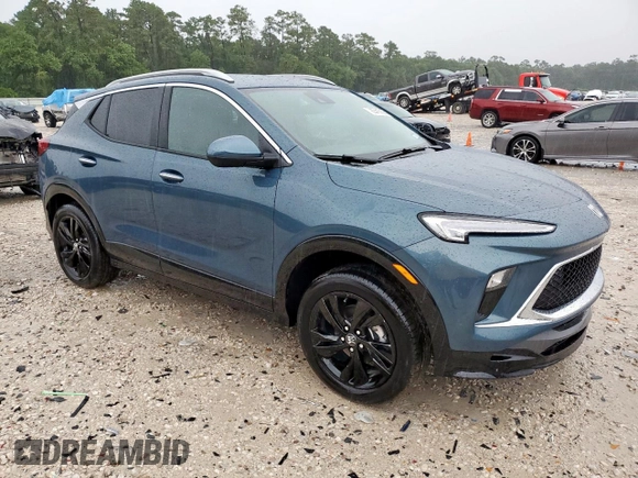 2024 Buick Encore GX Sport Touring с VIN KL4AMDSL8RB002310, выставлен на аукционе Copart как лот 60415925 с пробегом 8 828 миль миль и Чистый • Clean title. История ставок и продаж доступна на DreamBid. Изображение 4.