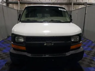 2004 Chevrolet Express Cargo Van with VIN 1GCGG25U941191984, listed as a Copart auction lot 85902384 with 187,377 mi miles and Clean Title. Bid and sale history available at carsss.com. Image 5.