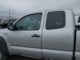 2006 Toyota Tacoma with VIN 5TEUX42N66Z233581, listed as a IAAI auction lot 41897141 with 153,117 mi miles and . Bid and sale history available at DreamBid. Image 14.