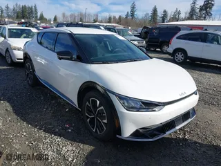 2022 Kia EV6 Wind with VIN KNDC3DLC5N5034110, listed as a IAAI auction lot 41667440 with 25,780 mi miles. Bid and sale history available at carsss.com. Image 1.