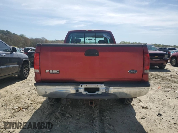 2003 Ford F-250 XL z VIN 1FTNX21LX3EB86983, wystawiony jako Copart lot #52991855 z przebiegiem 94 588 mil mil oraz Czysty tytuł • Clean title. Historia ofert i sprzedaży dostępna na DreamBid. Obrazek 6.