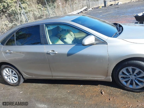 2015 Toyota Camry XLE with VIN 4T1BF1FK8FU041771, listed as a IAAI auction lot 41385537 with 161,114 mi miles. Bid and sale history available at carsss.com. Image 13.