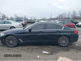 2019 BMW 5 Series 530i xDrive with VIN WBAJA7C51KWW26798, listed as a IAAI auction lot 41320980 with 65,865 mi miles. Bid and sale history available at carsss.com. Image 14.