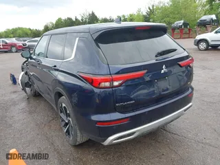 2024 Mitsubishi Outlander SE with VIN JA4J4VA84RZ044404, listed as a IAAI auction lot 42096457 with 18,084 mi miles. Bid and sale history available at carsss.com. Image 3.