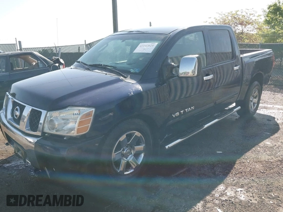 2007 Nissan Titan SE z VIN 1N6BA07B77N214250, wystawiony jako IAAI lot #42142029 z przebiegiem 184 575 mil mil oraz . Historia ofert i sprzedaży dostępna na DreamBid. Obrazek 2.
