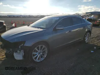 2017 Volvo S60 Inscription Platinum z VIN LYV402HMXHB125445, wystawiony jako Copart lot #75838194 z przebiegiem 85 626 mil mil oraz Szkoda całkowita • Salvage title. Historia ofert i sprzedaży dostępna na DreamBid. Obrazek 1.