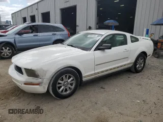 2005 Ford Mustang Deluxe with VIN 1ZVFT80N055206227, listed as a Copart auction lot 54861085 with 235,462 mi miles and Salvage Title. Bid and sale history available at carsss.com. Image 1.