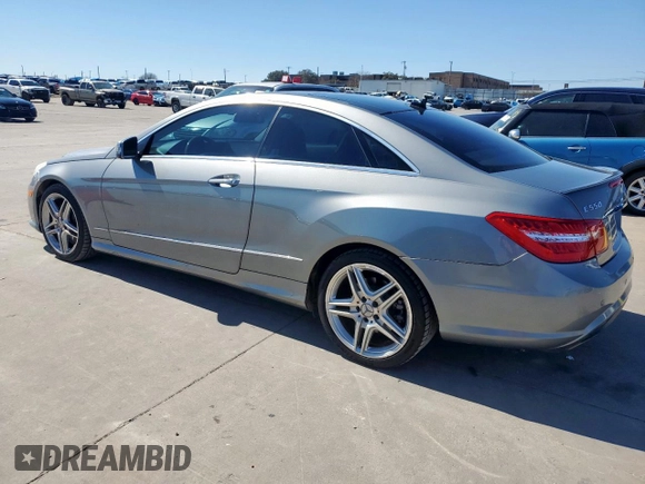 2013 Mercedes-Benz E 550 z VIN WDDKJ7DB2DF185221, wystawiony jako Copart lot #46953475 z przebiegiem 89 156 mil mil oraz Szkoda całkowita • Salvage title. Historia ofert i sprzedaży dostępna na DreamBid. Obrazek 2.