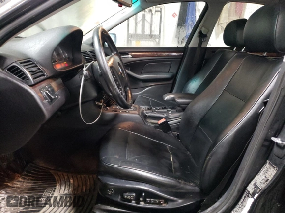 2004 BMW 3 Series 330xi with VIN WBAEW53434PN32952, listed as a Copart auction lot 44027245 with 128,785 mi miles and Salvage Title. Bid and sale history available at carsss.com. Image 7.